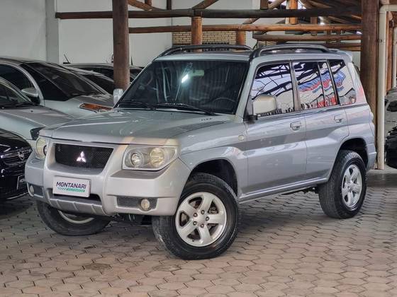 MITSUBISHI PAJERO TR4 2.0 4X4 16V FLEX 4P MANUAL MITSUBISHI PAJERO TR4 2.0 4X4 16V FLEX 4P MANUAL